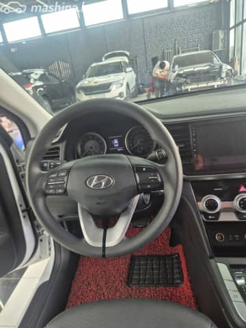 Hyundai Avante VI Рестайлинг 1.6 CVT