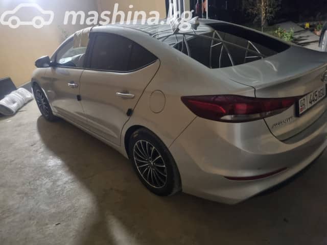 Hyundai Avante VI 1.6 AT