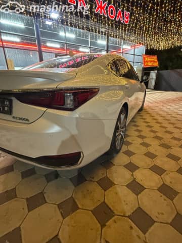 Lexus ES VII 300h 2.5hyb CVT