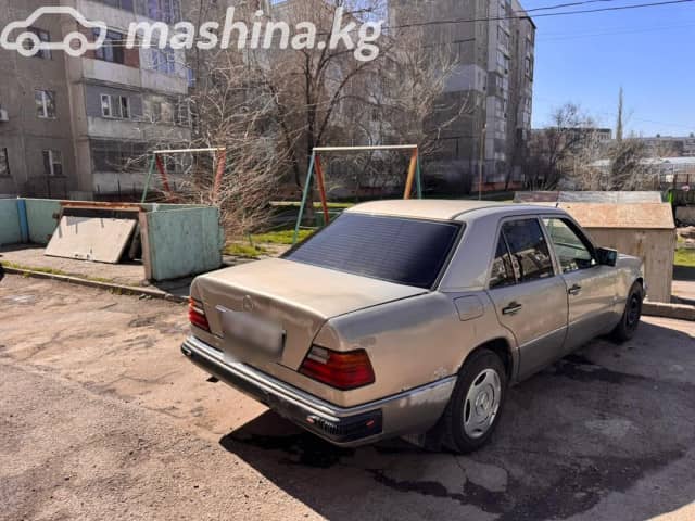 Mercedes-Benz E-Класс I (W124) 220 2.2 MT