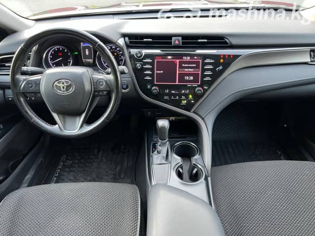 Toyota Camry VIII (XV70) 2.5 AT