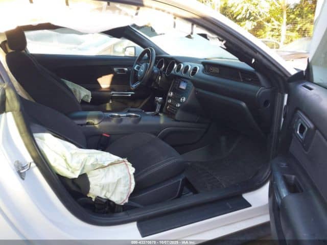 Ford Mustang VI Рестайлинг 2.3 AT