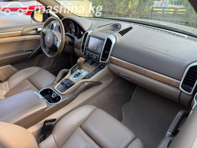 Porsche Cayenne II (958) Turbo 4.8 AT 4WD