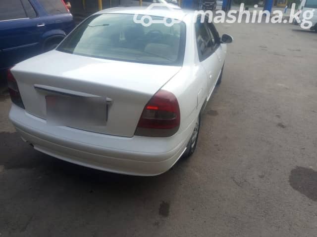 Daewoo Nubira II 1.5 MT