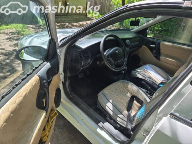 Opel Vectra B Рестайлинг 1.8 AT