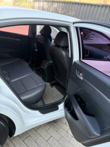Hyundai Avante VI 1.6 AT