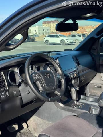 Toyota Sequoia II 5.7 AT 4WD