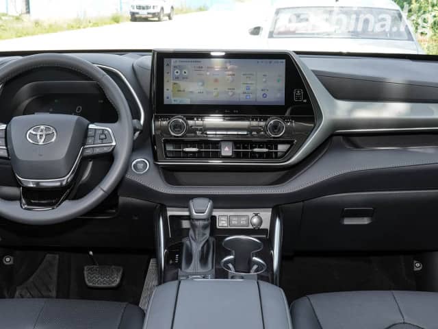 Toyota Highlander IV (U70) 2.0 AT 4WD