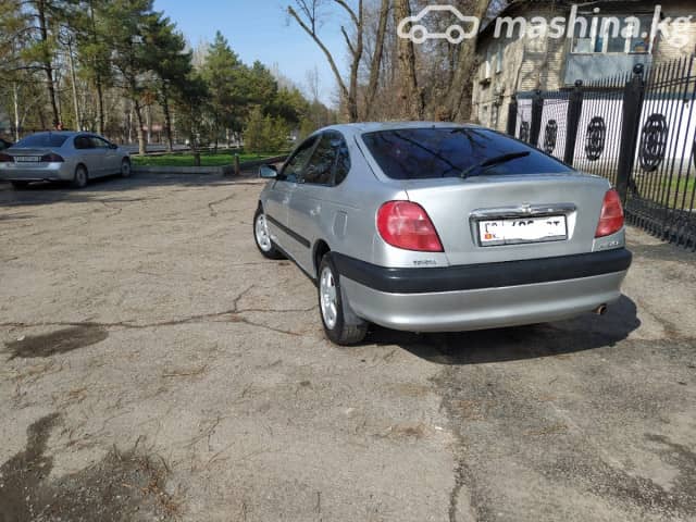 Toyota Avensis I 1.8 MT