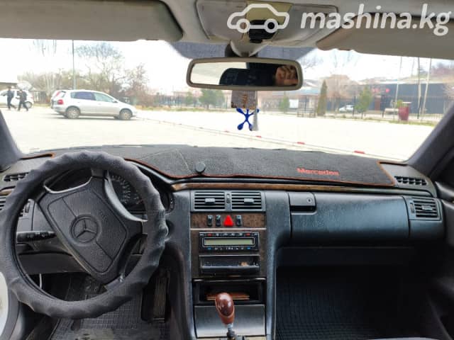 Mercedes-Benz E-Класс II (W210, S210) 240 2.4 MT