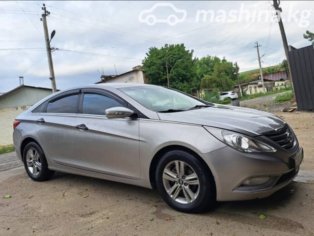 Hyundai Sonata VI (YF) 2.0 AT Газ