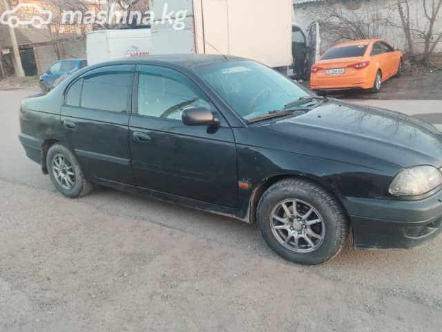 Toyota Avensis I 1.6 MT