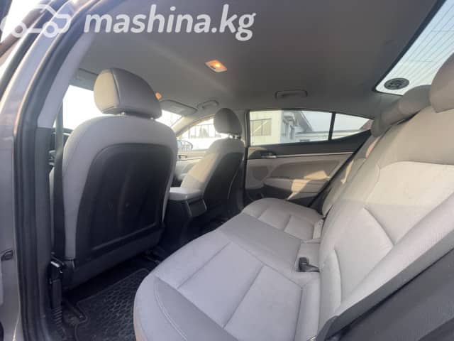 Hyundai Elantra VI (AD) 2.0 AT