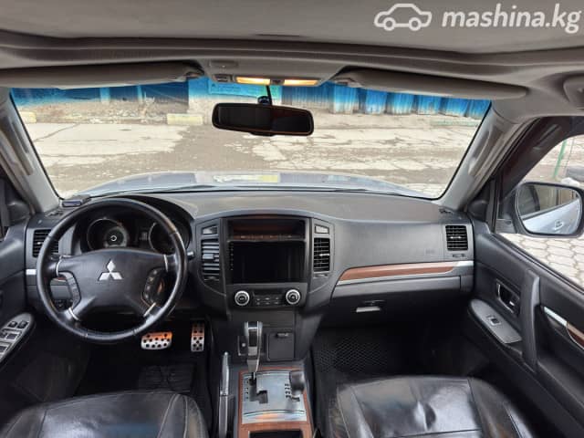 Mitsubishi Pajero IV 3.8 AT 4WD
