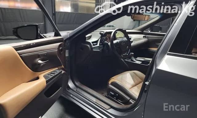 Lexus ES VII 300h 2.5hyb CVT
