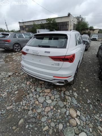 Audi Q3 II (F3) 40 TFSI 2.0 AT 4WD
