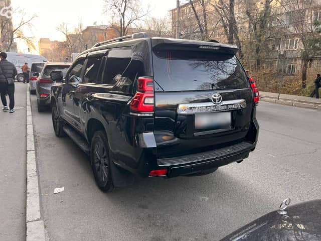Toyota Land Cruiser Prado 150 Series 2.7 AT 4WD