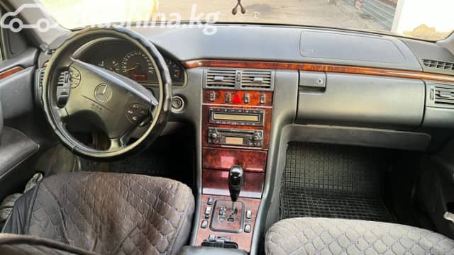 Mercedes-Benz E-Класс II (W210, S210) Рестайлинг 240 2.6 AT