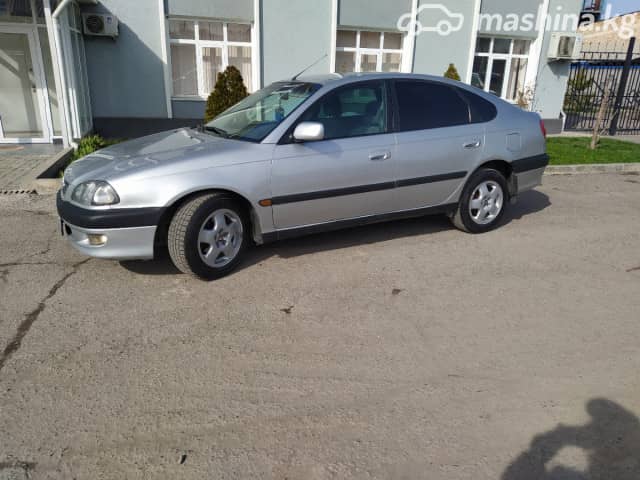 Toyota Avensis I 1.8 MT