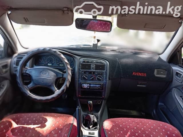 Toyota Avensis I 1.6 MT