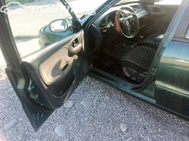 Daewoo Lanos (Sens) 1.5 MT
