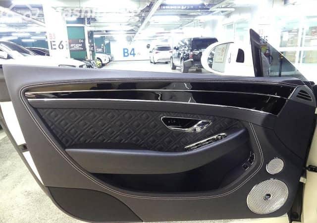 Bentley Continental GT II Рестайлинг GT3-R 4.0 AT 4WD