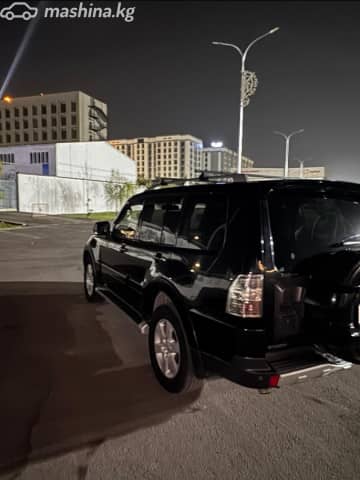 Mitsubishi Pajero IV 3.2d MT 4WD