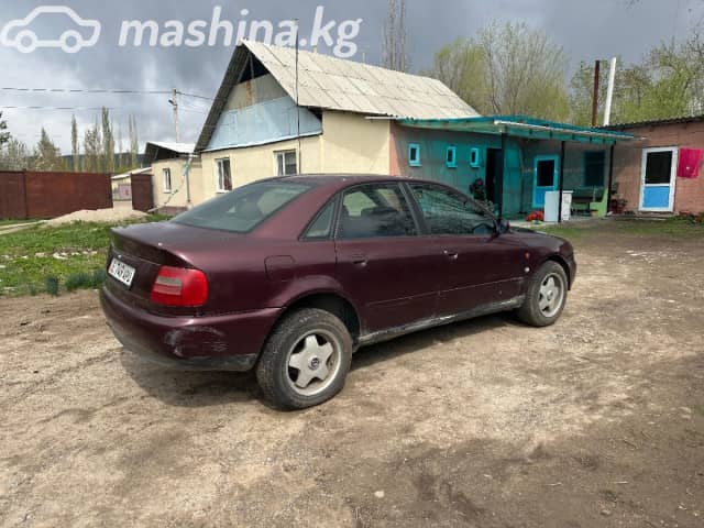 Audi A4 I (B5) Рестайлинг 1.6 MT