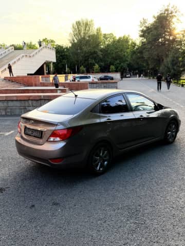 Hyundai Accent IV 1.4 CVT