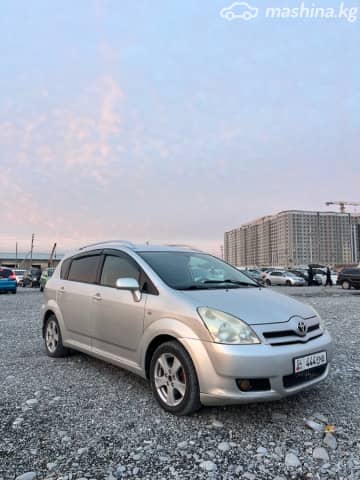 Toyota Corolla Verso I Рестайлинг 1.8 MT