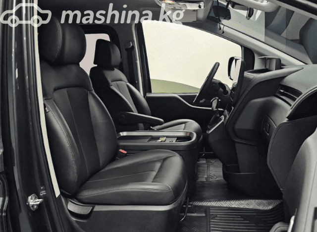 Hyundai Staria 2.2d AT