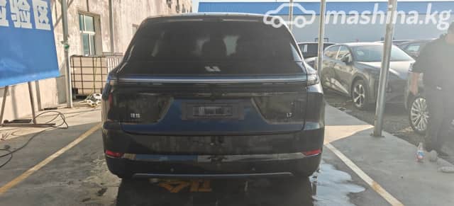 LiXiang L7 Рестайлинг 1.5hyb AT 4WD
