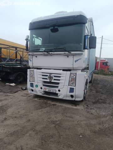 Renault Magnum