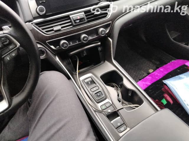 Honda Accord X 2.0hyb CVT