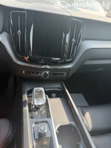 Volvo XC60 II Рестайлинг 2.0 AT 4WD