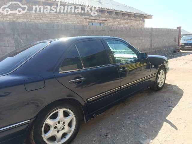 Mercedes-Benz E-Класс II (W210, S210) 230 2.3 MT
