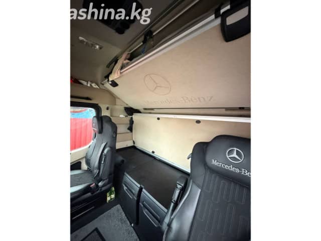 Mercedes-Benz 8x4