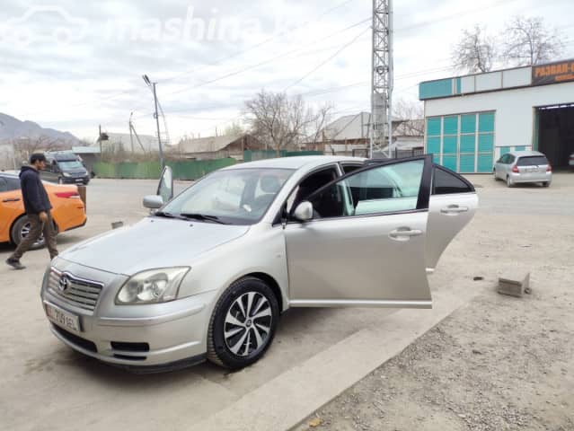 Toyota Avensis II 1.8 MT