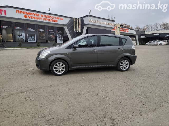 Toyota Corolla Verso I Рестайлинг 1.6 MT