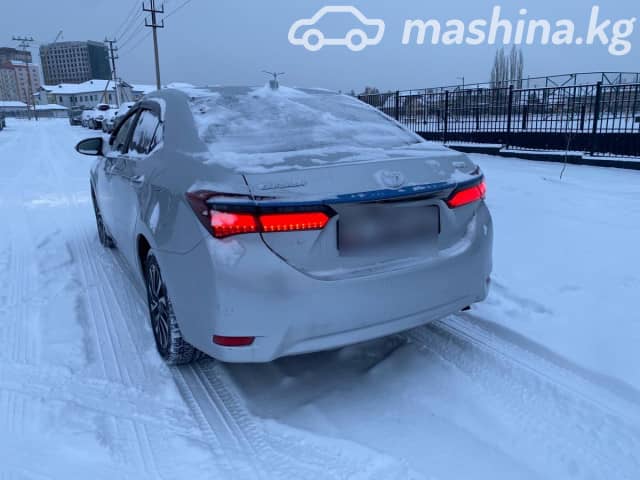 Toyota Corolla XI (E160, E170, E180) Рестайлинг 1 1.8hyb CVT