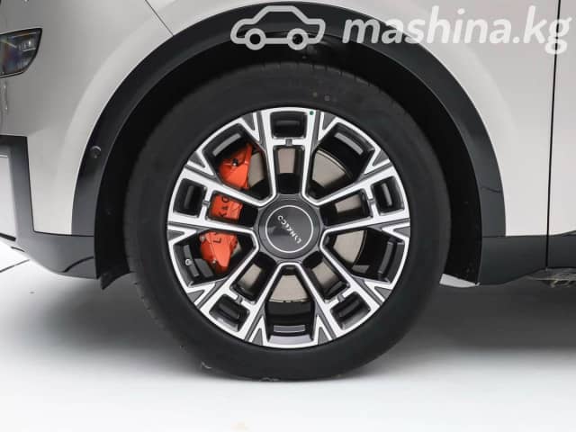 Lynk & Co 900 2.0hyb AT 4WD