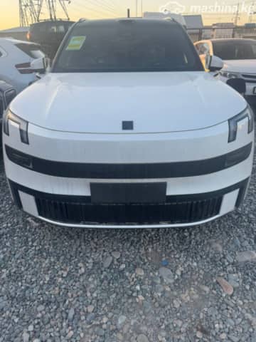 Lynk & Co 900 2.0hyb AT 4WD