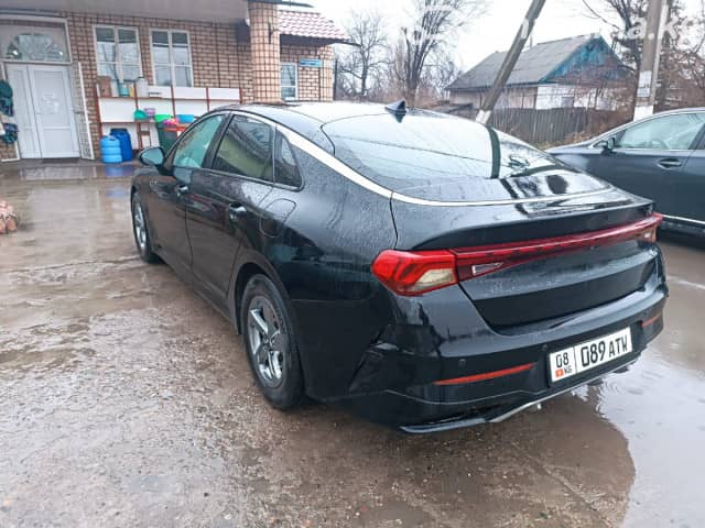 Kia K5 III 1.6 AT