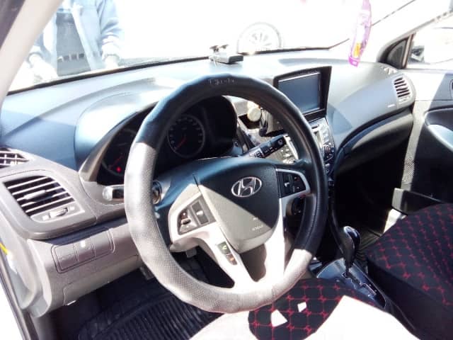 Hyundai Accent IV 1.6 AT