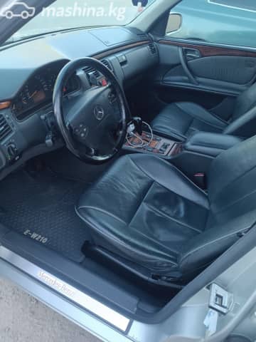 Mercedes-Benz E-Класс II (W210, S210) Рестайлинг 240 2.6 AT