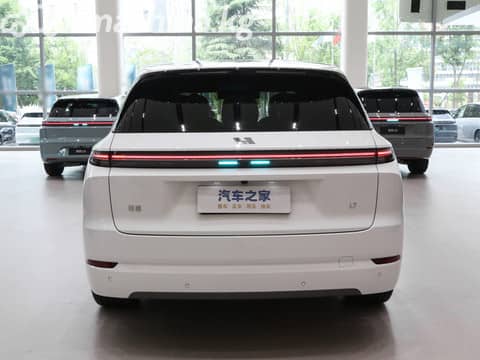 LiXiang L7 Рестайлинг 1.5hyb AT 4WD