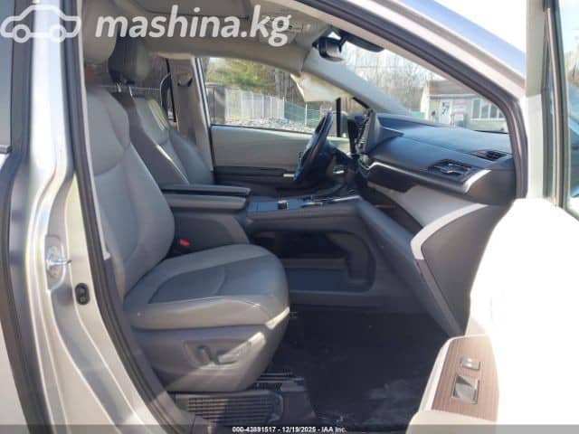 Toyota Sienna IV 2.5hyb AT