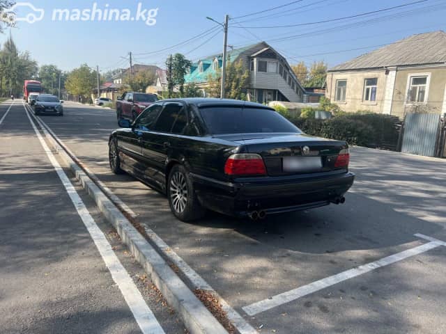 BMW 7 серии III (E38) 740i 4.4 AT