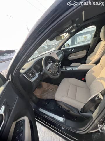 Volvo XC60 II Рестайлинг 2.0 AT