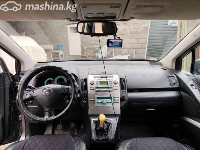 Toyota Corolla Verso I Рестайлинг 1.6 MT